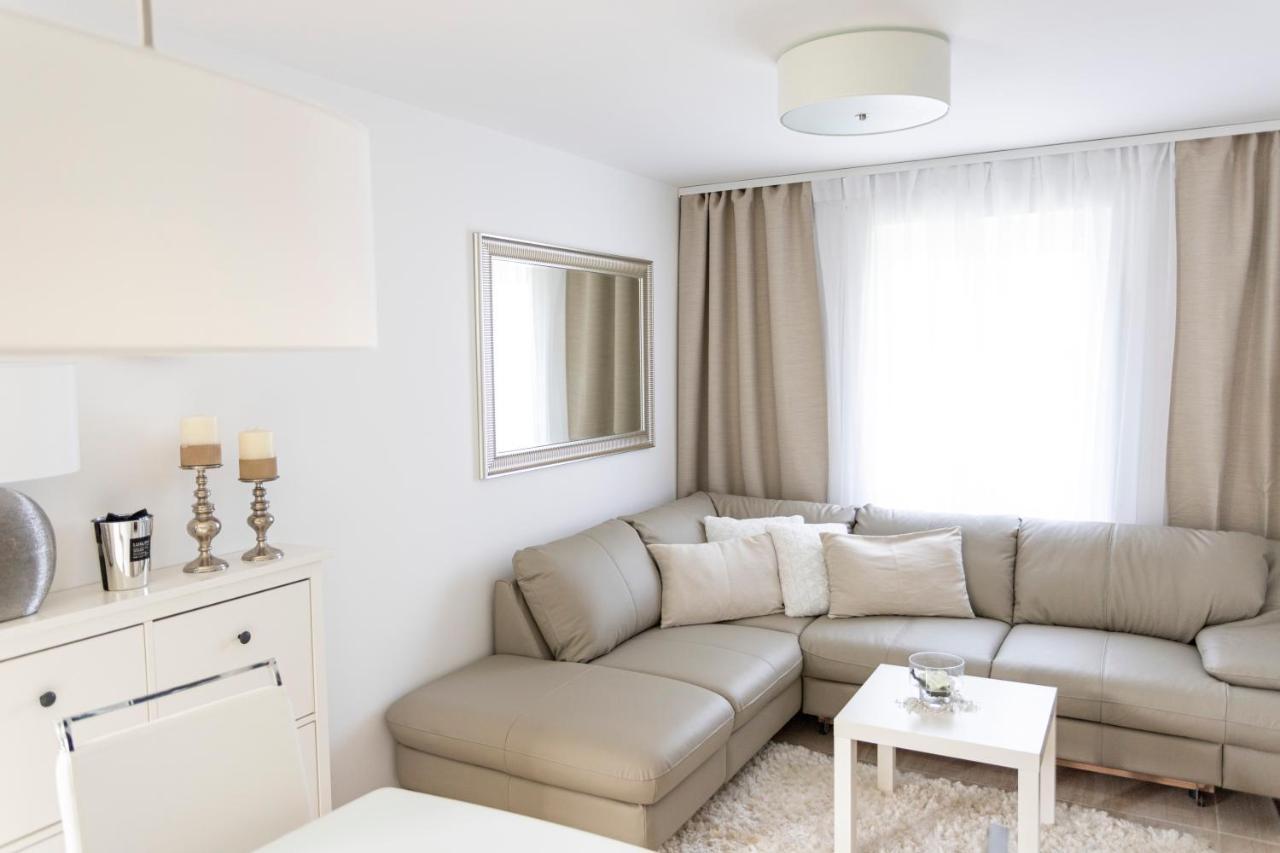 Luxury Mantinela Apartment Malinska Buitenkant foto