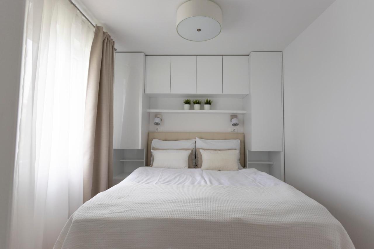 Luxury Mantinela Apartment Malinska Buitenkant foto