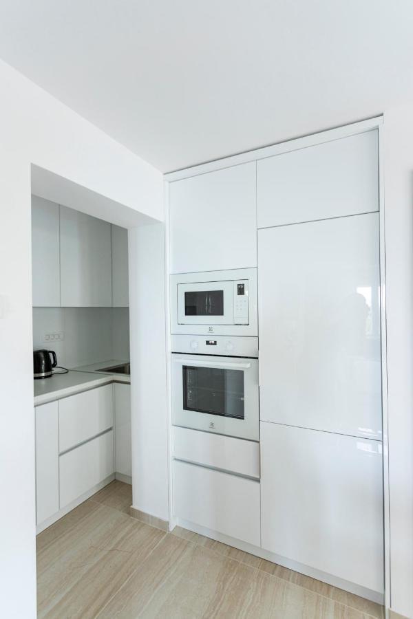 Luxury Mantinela Apartment Malinska Buitenkant foto